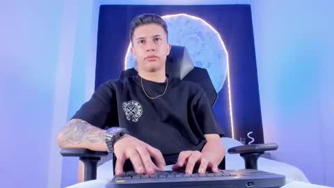 Liam Smith online show from November 2025 12:14:02 PM