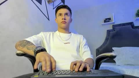 Liam Smith online show from November 2025 12:38:02 PM