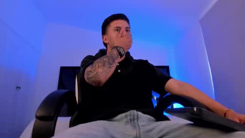 Liam Smith online show from December 2025 12:14:02 PM