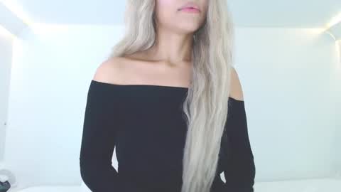 Snapshot of liadivina chatting on November 2025 05:40:02 AM Lia Divina online show from November 2025 05:40:02 AM