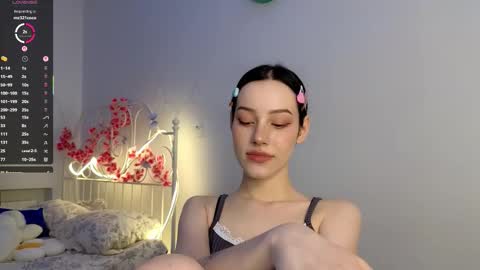 Lia  online show from September 2025 07:59:01 PM