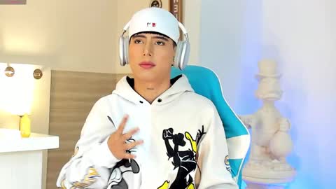 Liam online show from September 2025 03:01:02 PM