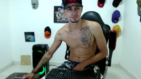 Snapshot of liam_andres12 chatting on June 2026 10:14:01 PM Andres online show from June 2026 10:14:01 PM