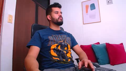 liam_borges online show from January 2025 04:10:01 PM