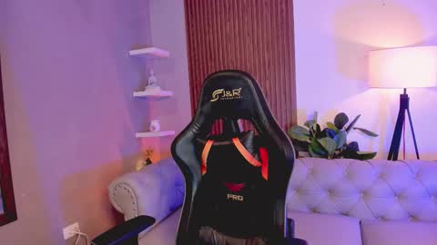 Liam Collins online show from December 2025 12:02:02 PM