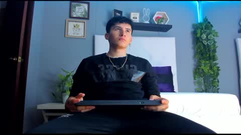 liam_conorr online show from December 2024 12:19:02 PM