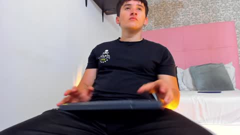 liam_conorr online show from January 2025 12:24:01 PM