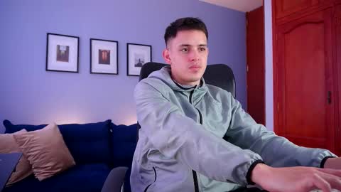 Snapshot of liam_enzho chatting on February 2025 02:46:02 PM Liam online show from February 2025 02:46:02 PM