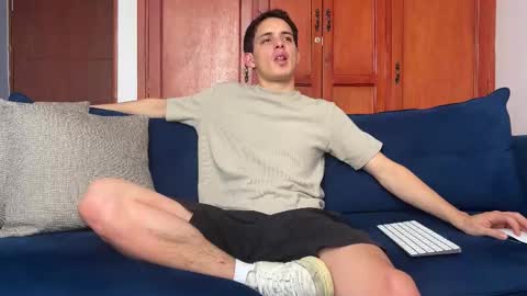 Snapshot of liam_enzho chatting on November 2025 04:31:02 PM Liam online show from November 2025 04:31:02 PM