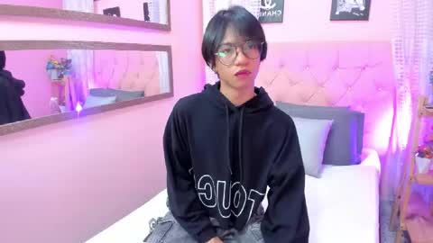 Liam online show from September 2025 03:40:02 AM