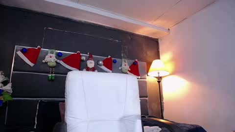 Liam online show from December 2025 08:39:01 PM