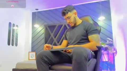 LIAM KLEIN online show from October 2025 11:19:01 AM