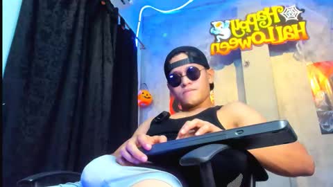 Snapshot of liam_knight chatting on October 2025 01:20:02 AM liam_knight online show from October 2025 01:20:02 AM