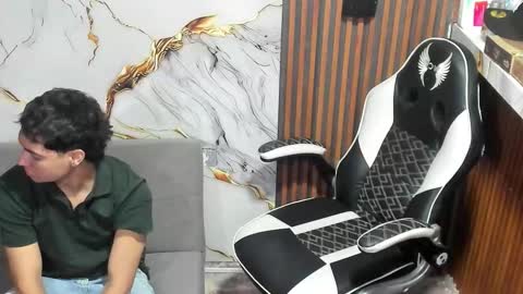 liam_masters online show from December 2025 07:42:01 PM