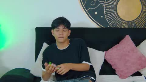 Snapshot of liam_sinclair chatting on February 2026 08:20:02 PM Liam online show from February 2026 08:20:02 PM