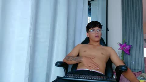 Snapshot of liamandjordan chatting on November 2025 10:31:02 PM LiamANDjordan online show from November 2025 10:31:02 PM