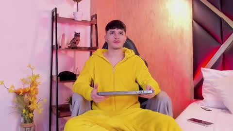 liammuller online show from October 2025 11:55:01 AM