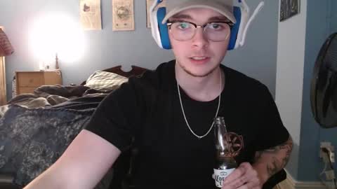 Snapshot of liamnotsonormal chatting on December 2025 06:08:02 AM LiamNotSoNormal online show from December 2025 06:08:02 AM