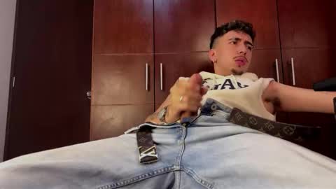 Liam online show from November 2025 06:13:01 AM