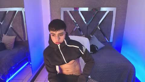lian online show from September 2025 06:13:01 AM