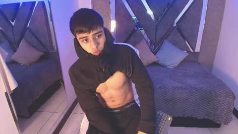 lian online show from October 2025 05:06:01 AM