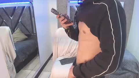 lian online show from October 2025 05:06:01 AM
