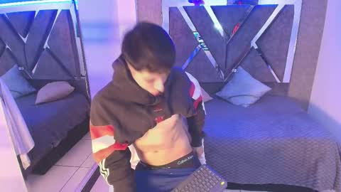 lian online show from October 2025 05:08:01 AM