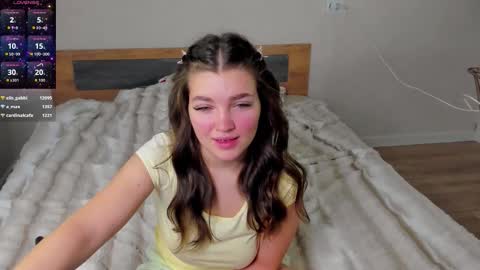 liana_8 online show from November 2025 03:34:01 PM