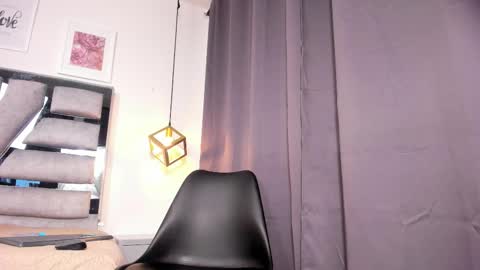 lianfox_ online show from February 2026 12:16:01 PM