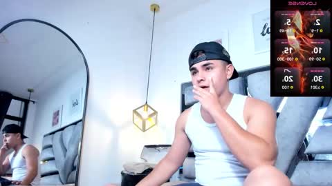 lianfox_ online show from March 2026 12:20:01 PM