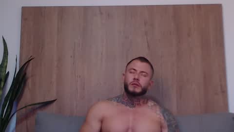 Snapshot of lianjones9 chatting on February 2025 10:32:01 PM lianjones9 online show from February 2025 10:32:01 PM