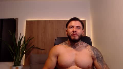 Snapshot of lianjones9 chatting on October 2025 05:35:02 PM lianjones9 online show from October 2025 05:35:02 PM