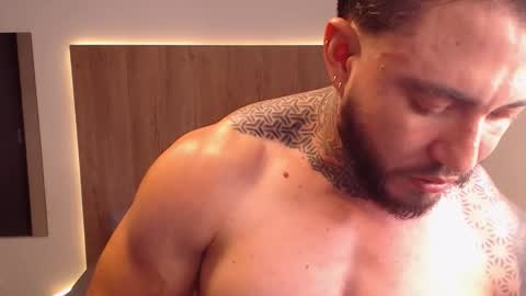 Snapshot of lianjones9 chatting on October 2025 06:26:02 PM lianjones9 online show from October 2025 06:26:02 PM