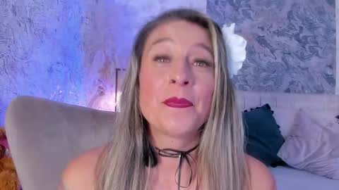 Lian online show from November 2025 07:47:02 PM