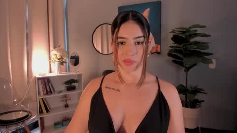 Snapshot of liapearce chatting on November 2025 12:39:02 PM Lia online show from November 2025 12:39:02 PM