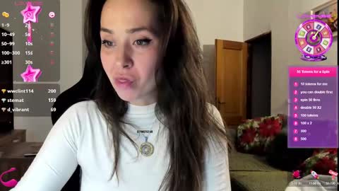 LiaQuinn online show from February 2025 04:05:01 PM