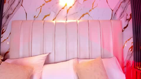  LIA TINK  online show from March 2026 11:32:01 AM