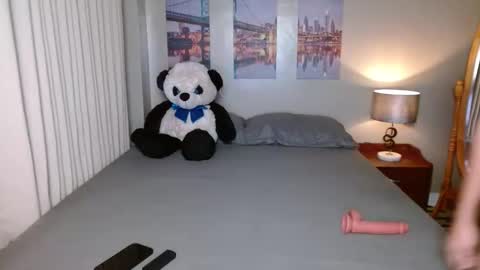 Liayanah  online show from December 2025 06:13:02 PM