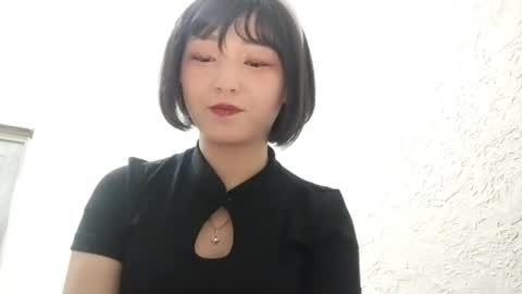 Molly online show from April 2026 04:27:02 PM
