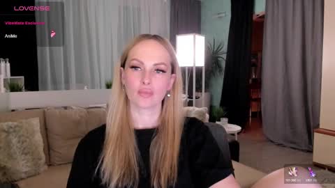 Snapshot of libby_nora chatting on December 2024 01:44:01 PM Libby online show from December 2024 01:44:01 PM