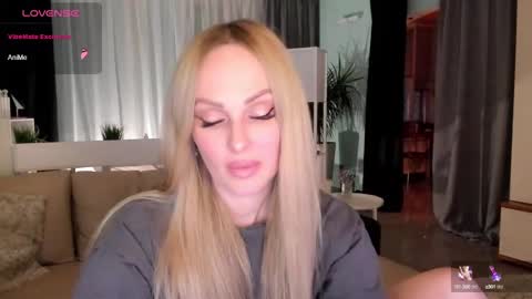 Snapshot of libby_nora chatting on December 2024 01:33:01 PM Libby online show from December 2024 01:33:01 PM