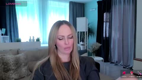 Snapshot of libby_nora chatting on February 2025 11:33:01 AM Libby online show from February 2025 11:33:01 AM