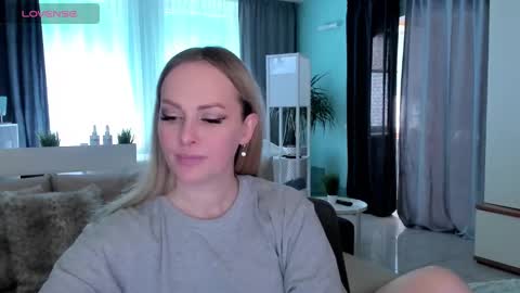 Snapshot of libby_nora chatting on March 2025 09:33:02 AM Libby online show from March 2025 09:33:02 AM