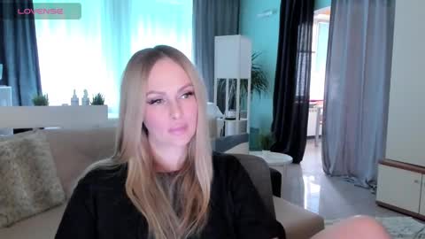 Snapshot of libby_nora chatting on March 2025 10:33:02 AM Libby online show from March 2025 10:33:02 AM