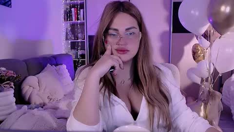 libra_mia online show from October 2025 04:12:01 AM