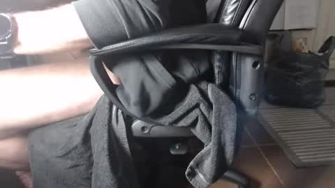 Snapshot of lickerxx46 chatting on April 2026 05:32:02 PM lickerxx46 online show from April 2026 05:32:02 PM