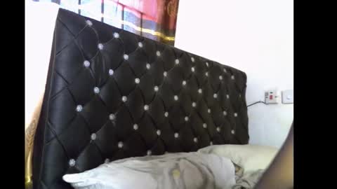 Snapshot of lickmefuckmex chatting on November 2025 09:09:01 AM lickmefuckmex online show from November 2025 09:09:01 AM