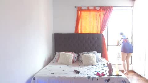 Snapshot of licy_klein chatting on June 2026 06:07:02 PM Isa online show from June 2026 06:07:02 PM