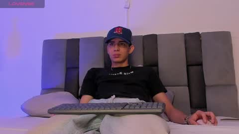 Jhonatan online show from June 2026 06:11:02 PM