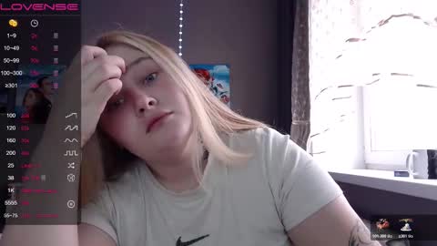 light_lunaa online show from October 2025 07:14:01 AM